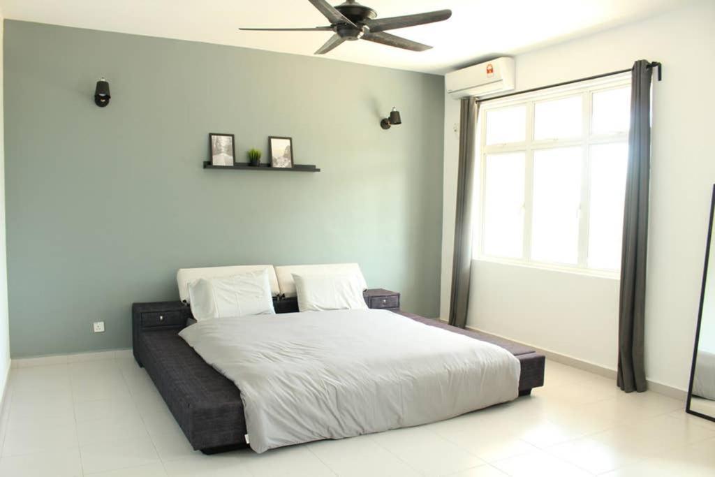 NEW SEAVIEW Cozy Modern Beach House Tanjung Bungah  Zewnętrze zdjęcie