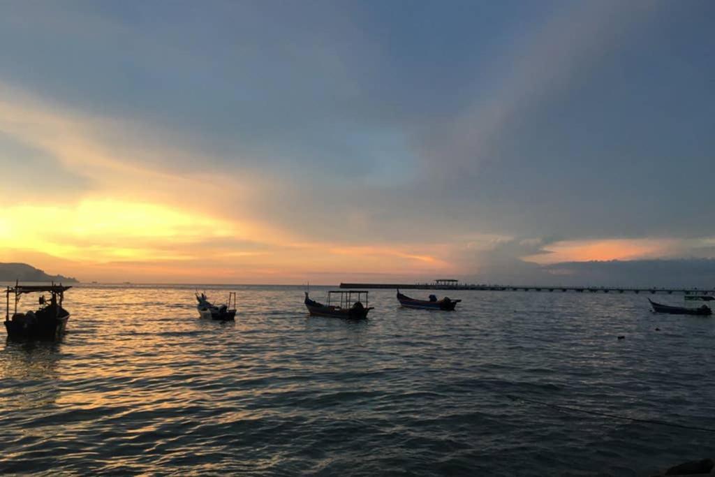 NEW SEAVIEW Cozy Modern Beach House Tanjung Bungah  Zewnętrze zdjęcie