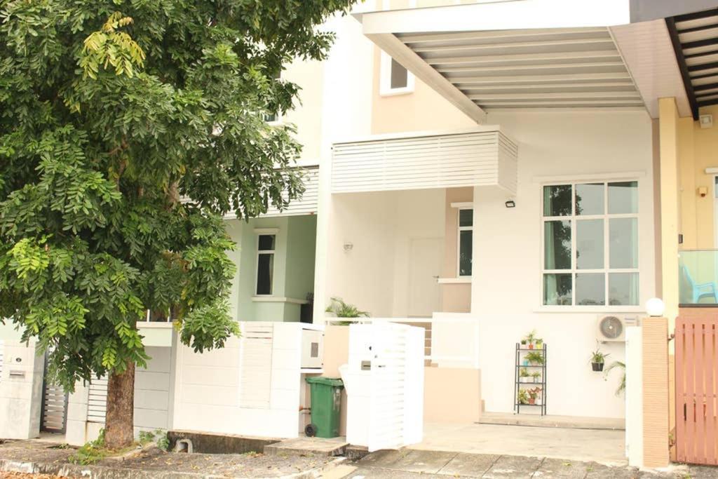 NEW SEAVIEW Cozy Modern Beach House Tanjung Bungah  Zewnętrze zdjęcie