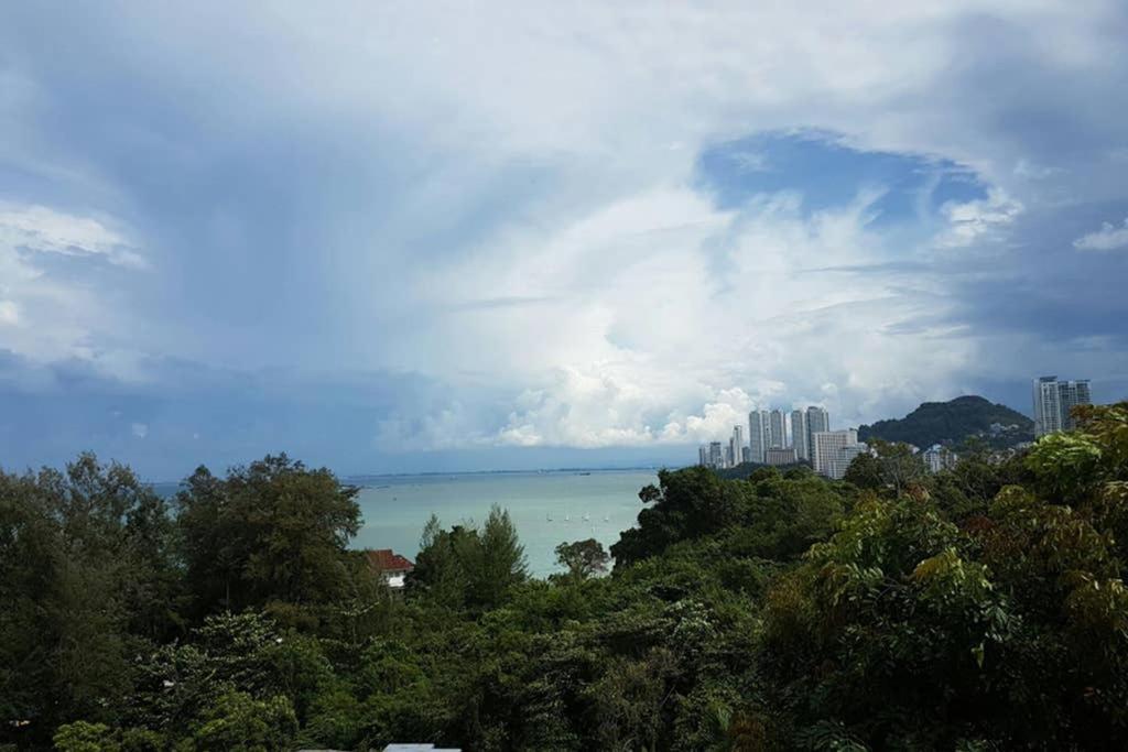 NEW SEAVIEW Cozy Modern Beach House Tanjung Bungah  Zewnętrze zdjęcie